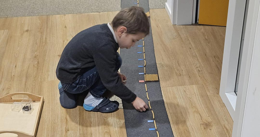 Montessori chaîne de mille